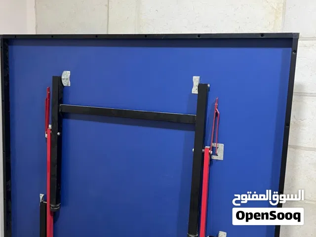 طاولة تنس بحالة جديدة استعمال خمس مرات فقد
