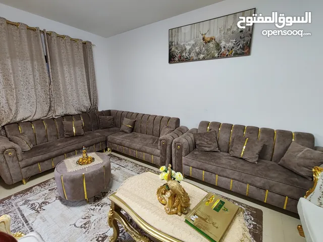 أطقم كنب (صالونان) بحالة جيدة للبيع