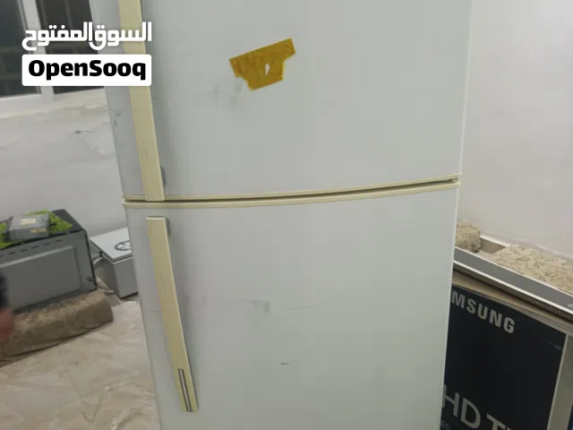 ثلاجة للبيع