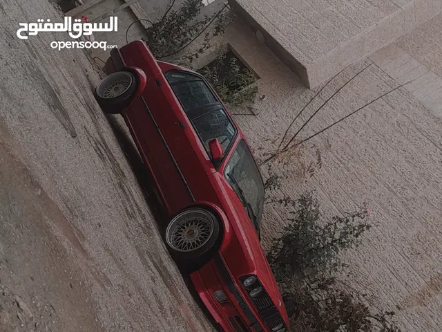 بي ام E30 89