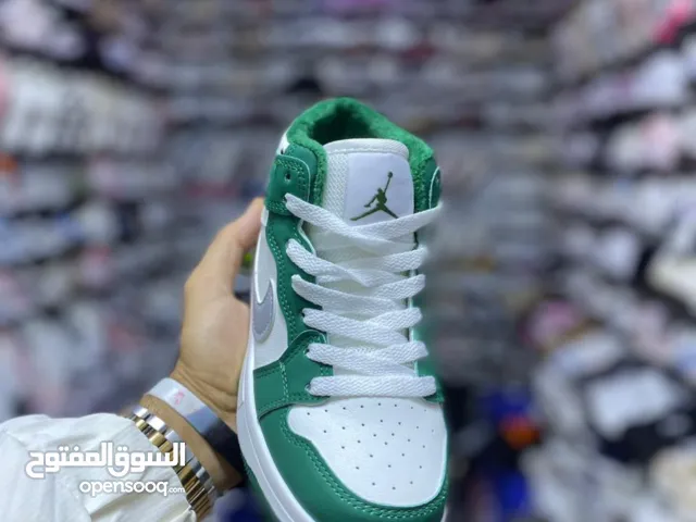 Nike Air Jordan جديد  توصيل متوفر