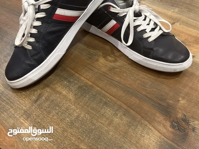 41 Casual Shoes in Hawally
