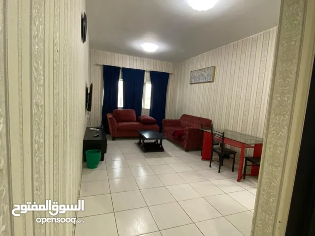 #حصريا غرفه وصالة بكورنيش مفروشه فرش نظيف جدا ومرتب (حسين)