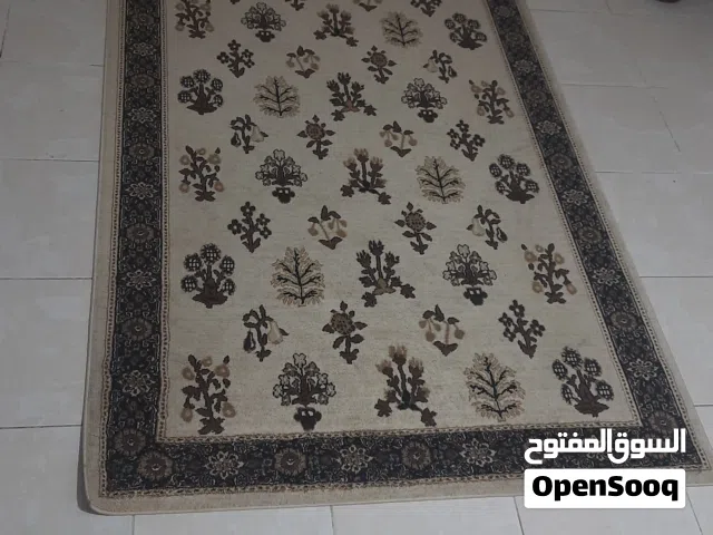 سجادة ايكيا (IKEA) بنقشة كلاسيكية مميزة - بحالة ممتازة