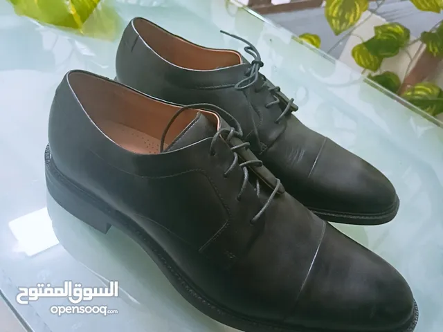 حذاء رسمي جلد طبيعي جديد للبيع اللون اسود
