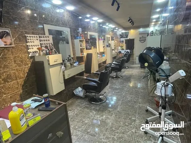 صالون رجالي طابقين مجهز بالكامل في منطقه ابو نصير حي ااضياء للبيع المستعجل