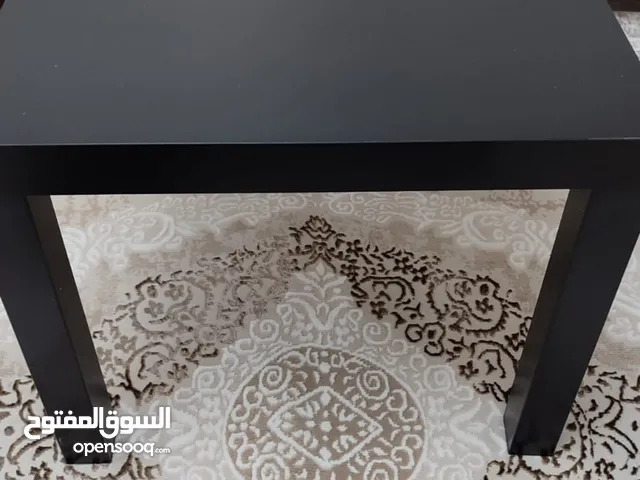 طاولات ايكيا مستعمل بحالة الجديد