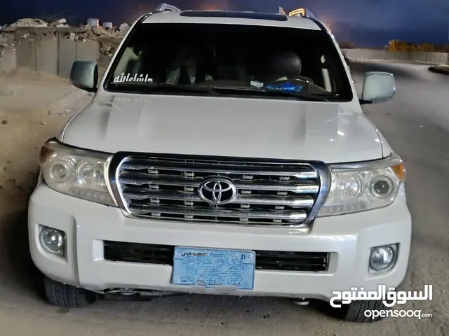 Toyota Land Cruiser 2010 in Al Mukalla