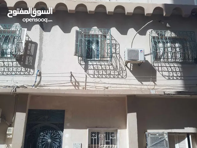 135 m2 3 Bedrooms Townhouse for Sale in Tripoli Edraibi