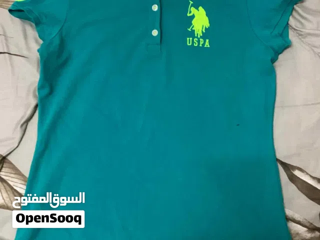 قميص  بولو الي بفهم بلماركات بعرف أنو اصلي مية بالمية صنع بنقلادش لا يوجد خدمة توصيل يسمح بلمعاينة .