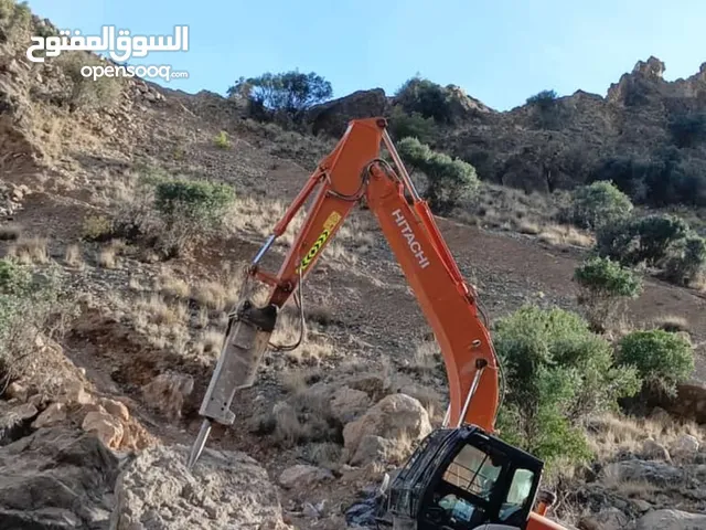 حفارات للايجار اليومي والشهري تكسير الجبال وشق الطرق والحفريات وانشاء السدود For rent
