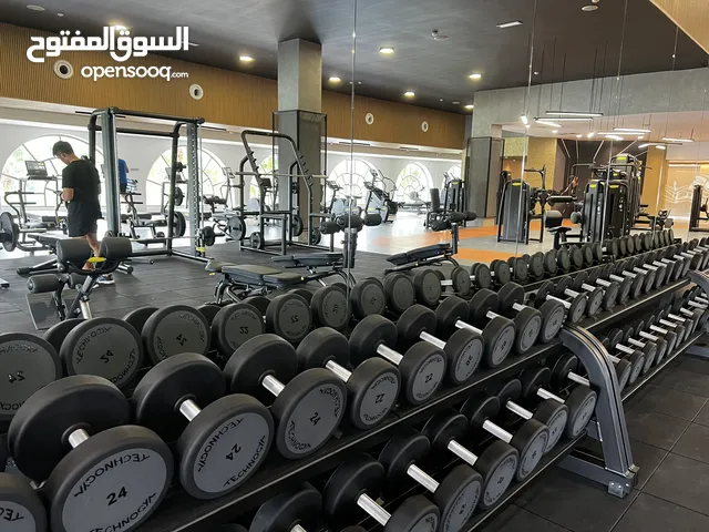نادي رياضي مختلط للبيع في الصويفية بمساحة 1200متر
