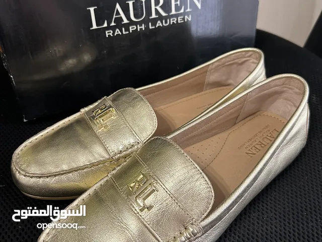 Lauren Ralph Lauren Shoes Gold Size 41.  أحذية النساء. جديد.