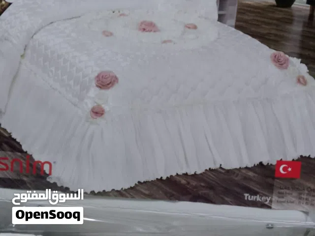 فرشة بيضاء للعرسان