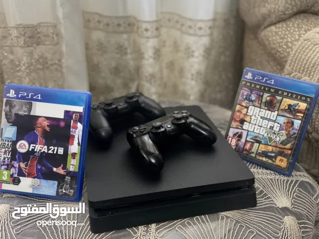 للبيع بلستيشن 4 PS4 بحالة ممتازة الموديل بلستيشن 4 سلم