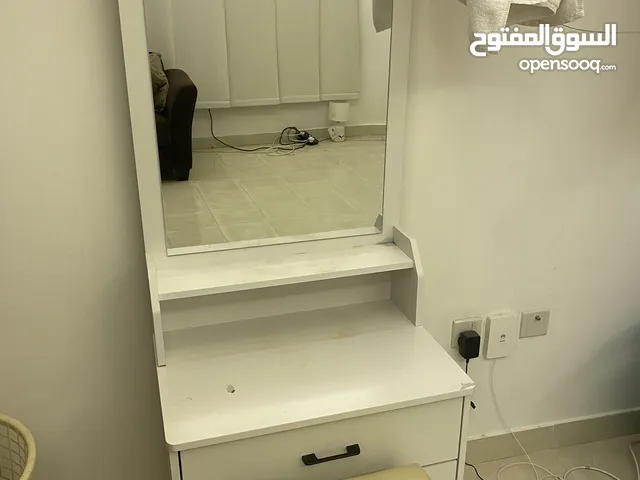 Mirror with 2 drawers and chair (white color)