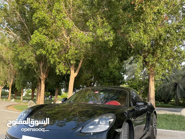 Porsche Cayman S 718 - Black edition 2018 - GCC - Full option - 188,000km