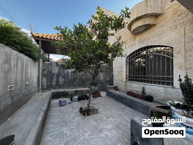 260 m2 5 Bedrooms Townhouse for Sale in Madaba Madaba Center