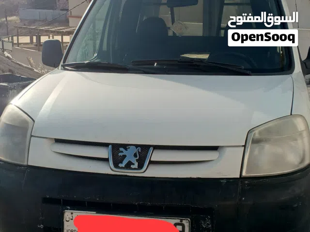 2011 بيجو بارتنر Van Short Body