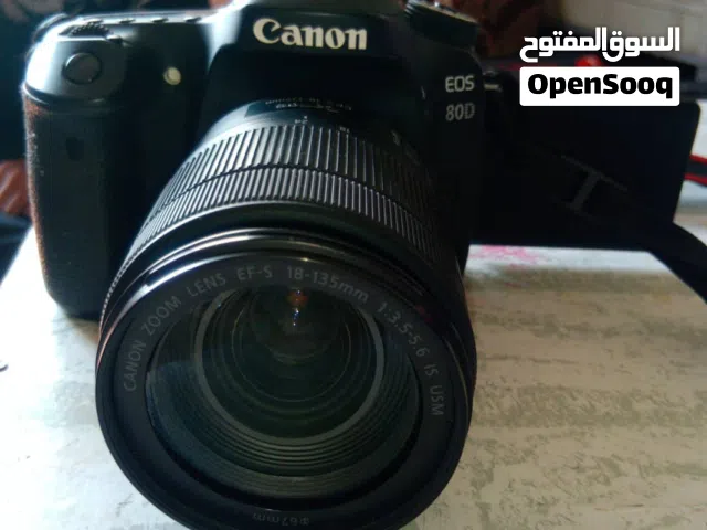 للبيع: كاميرا Canon 80D – حالة ممتازة