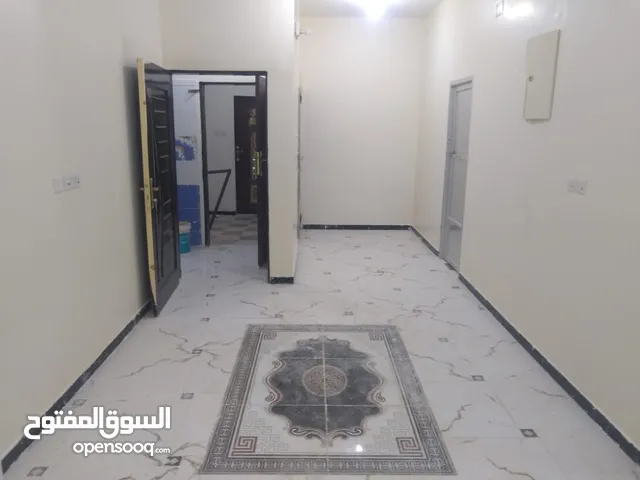 135 m2 4 Bedrooms Apartments for Rent in Shabwah Ataq