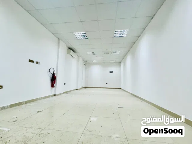 فرصة ذهبية للبيع مخزنين بموقع ممتاز 91م