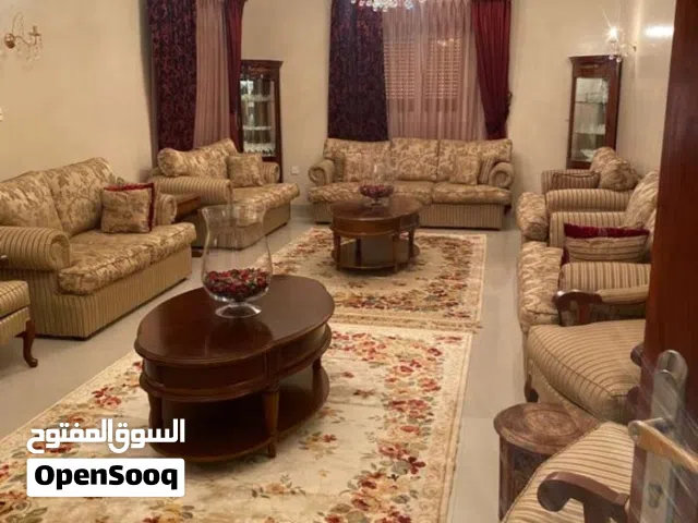 فيلا طابلينو نظام ركبة ونص على شارع واحد الشارع الثاني بعد الجامعة الأهلية