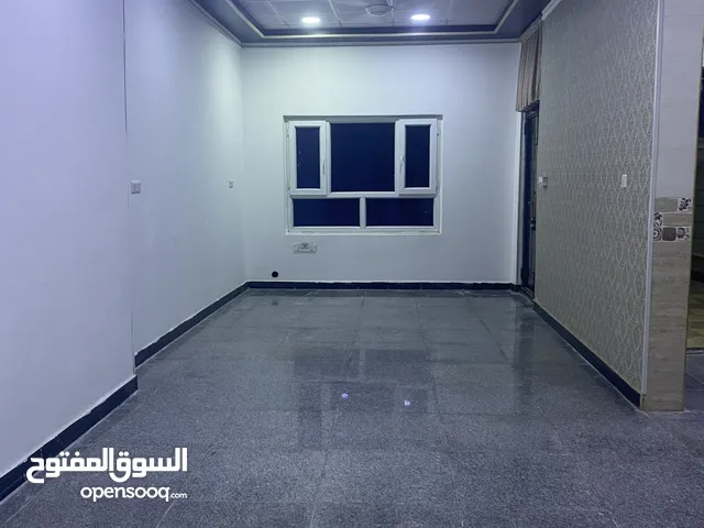 150 m2 4 Bedrooms Townhouse for Rent in Basra Khadra'a