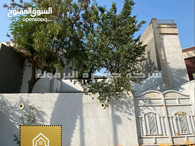 ارض للبيع موقع مميز جدا اليرموك خلف الاربع شوارع وتحديدا خلف مطعم مساحة 360 م