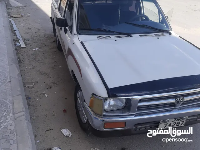Toyota Hilux 1992 in Zarqa