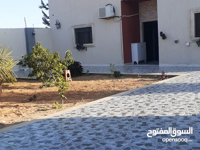 145 m2 3 Bedrooms Townhouse for Sale in Tripoli Ain Zara