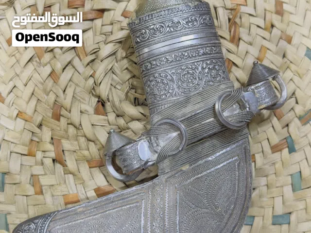 خنجر مقاس 6 ونص عليها قرن هندي بدون حزاق