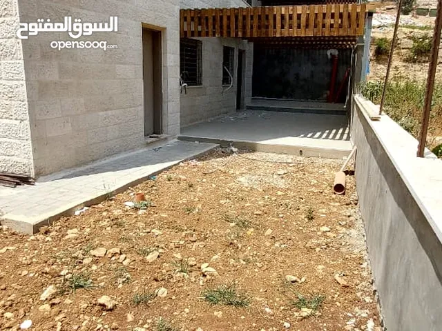 شقة 170متر وساحة خارجية140متر بالقرب من وسط البلد
