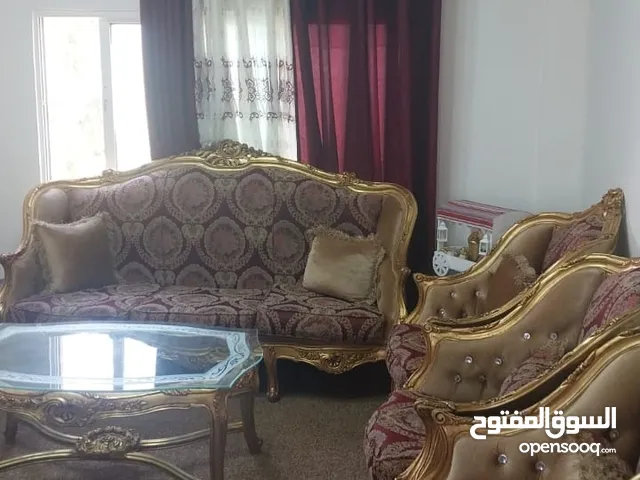 طقم كنب مستعمل للبيع بسعر مغري