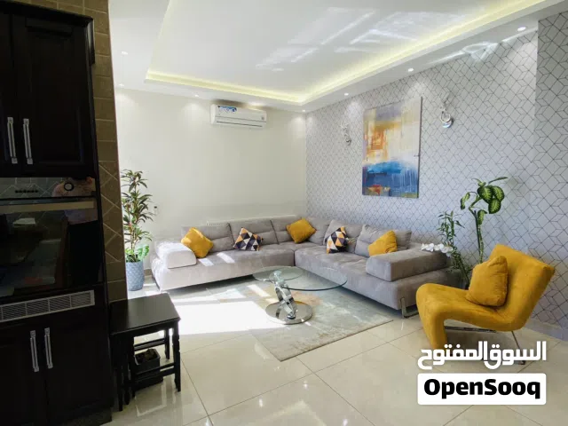 شقة من المالك مباشرة خلدا بالقرب من اكاديمية عمّان