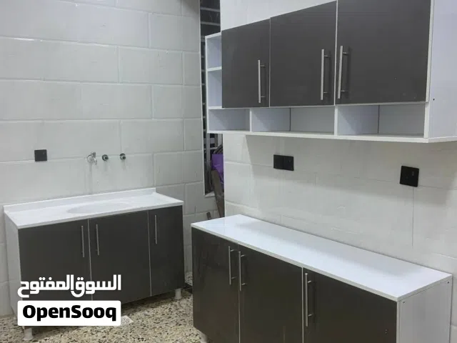 متر ونص أرضي وملحق + سنك متر و20 مرمر السعر //250