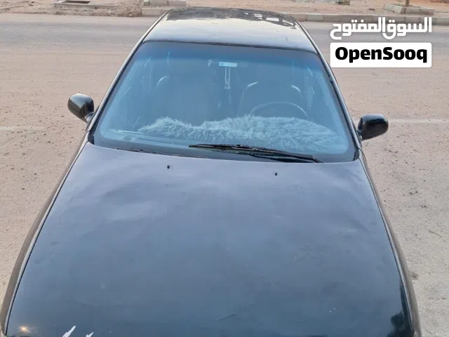 1994 هيونداي النترا Standard