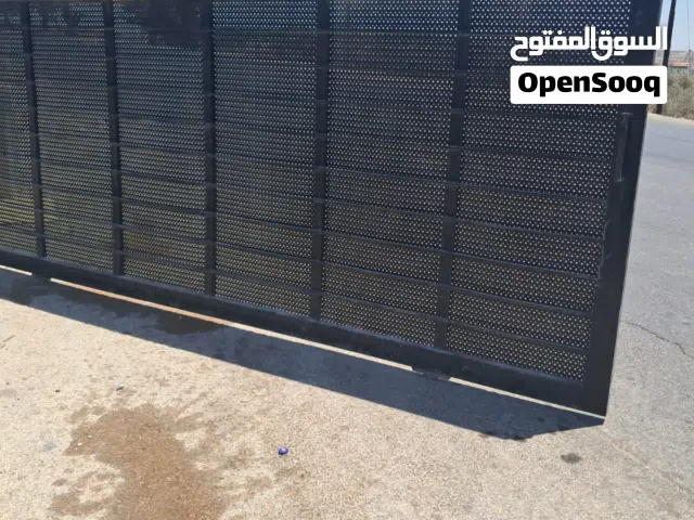 بوابة خارجية تفصيل ثقيل