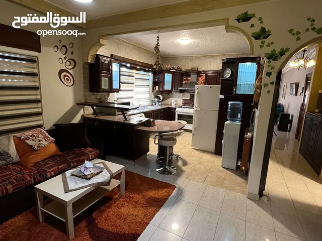 160 m2 3 Bedrooms Apartments for Rent in Amman Medina Street