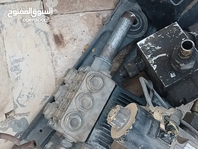 مضخة مياه جباره . تعمل على البطارية 24 . او الكهرباء