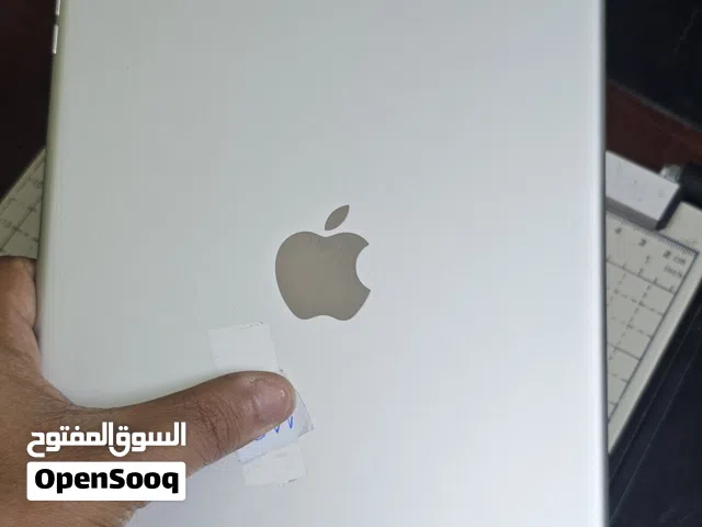 ايباد مناسب الألعاب والدراسة يشغل ببجي 40 اطار بثانية و60 هرتز بطارية نشطة تكفي لأدار عملك بتمام