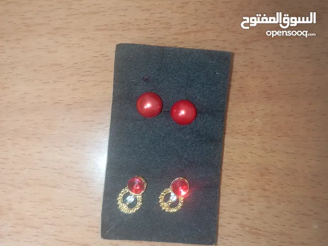 4 أقراط بعدة ألوان