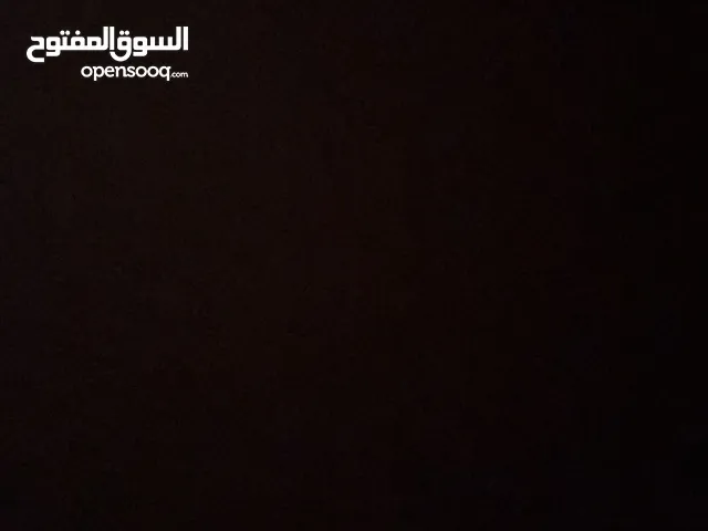 مخازن على الشارع