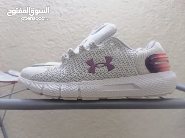 40 Sport Shoes in Basra