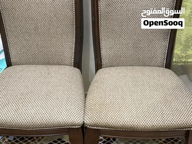 بيع كرسي طاوله طعام - طاوله طعام مساحة كبيره جدا و النوع جديد تم استعماله مدة 6-5شهور