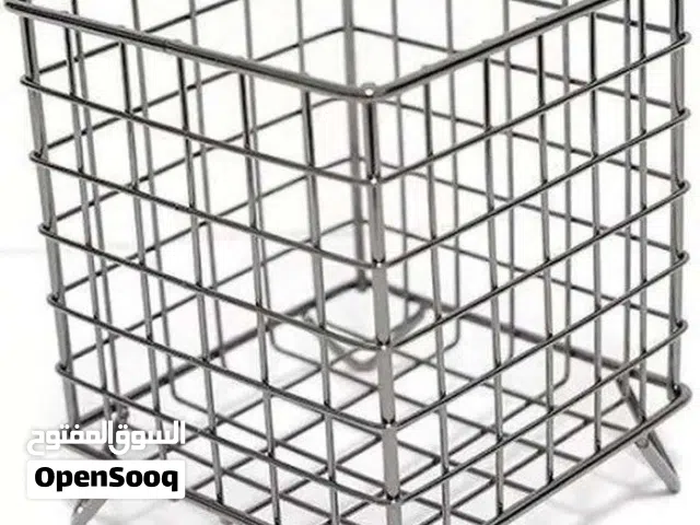 ديكور محل ومكواه وبناطيل جينز اصليه للبيع