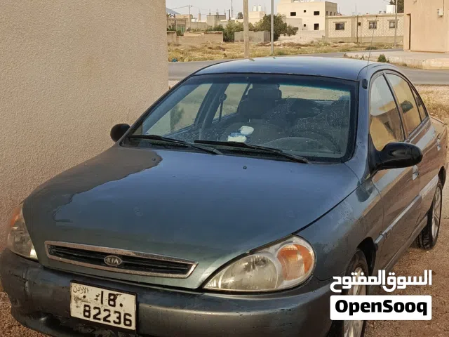 2001 كيا ريو Standard