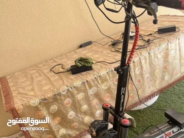 وحش سرعه جنونيه105بس بدون مفتاح المفتاح تشتريه من محلات 30درهم خسران2500 معا شاحن وكلشي بس مفتاح ماف