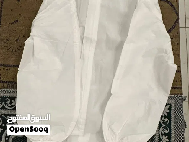 السلام عليكم  للبيع افرول قماش مقاس XXL_XL_L الكمية 300 الف سعر الافرول 1.5 ريال فقط جده