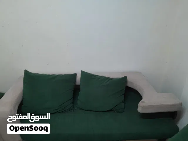 طقم الجلوس للبيع او اذا بدك انه تبدله ب قعدة عربية